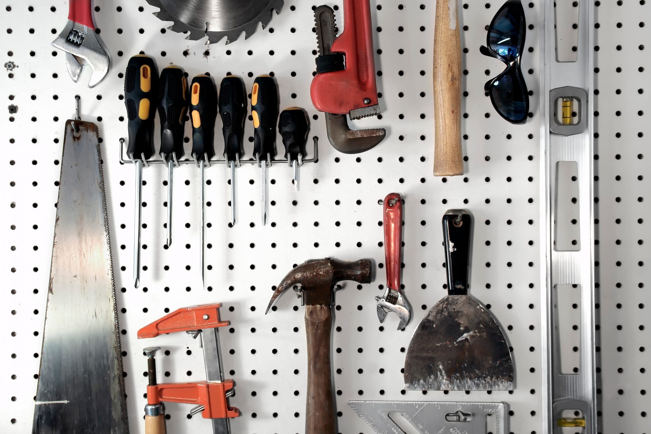How to Organize a Garage on a Tight Budget