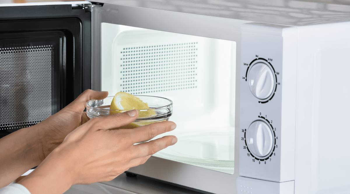 Tips for Cleaning Microwave Messes