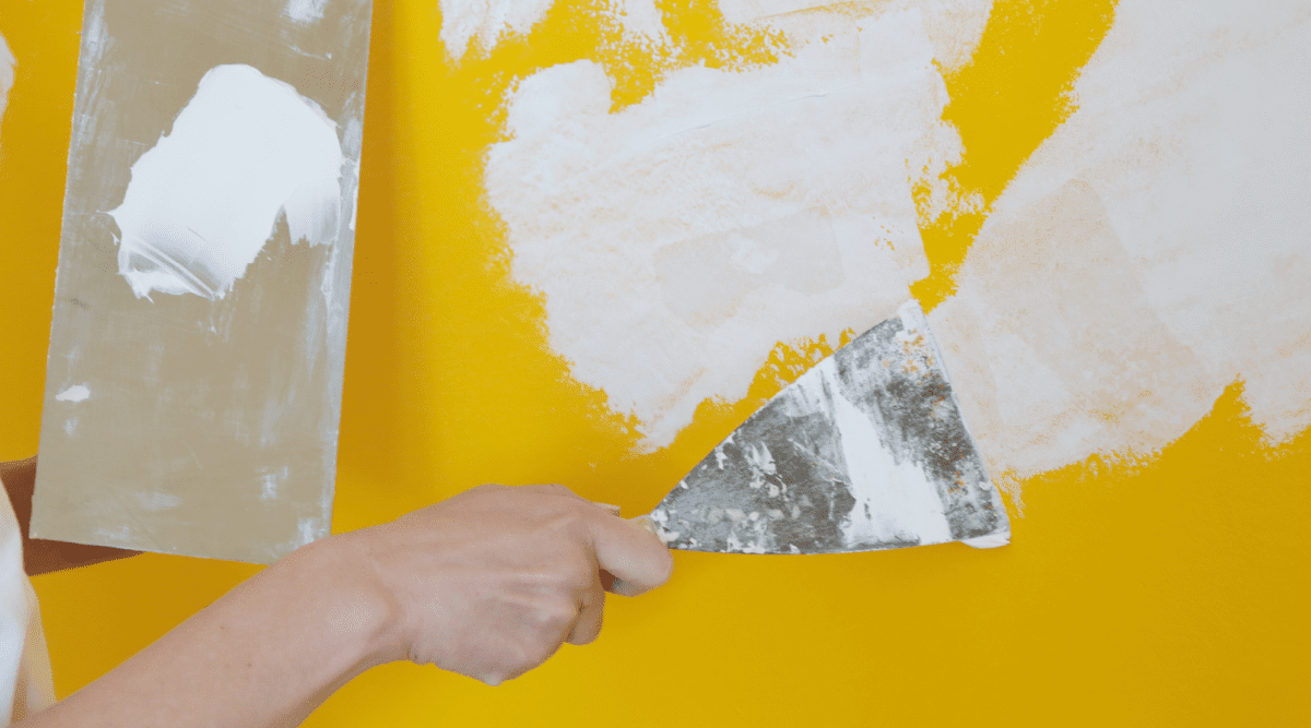 how to touch up wall paint