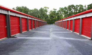Drive Up self storage units with roll up doors in Summerville, SC on Miles Jamison Rd