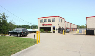 SecurCare Self Storage Willoughby facility exterior